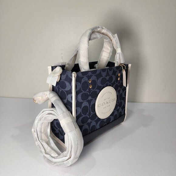 NWT Coach C8582 Dempsey Tote 22 In Signature Jacquard Denim Multi Coach Patch - Picture 3 of 7